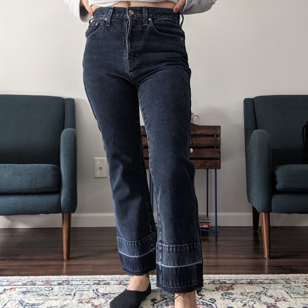 AYR Styx High Waist Rise Straight Leg Frayed Raw Hem 26